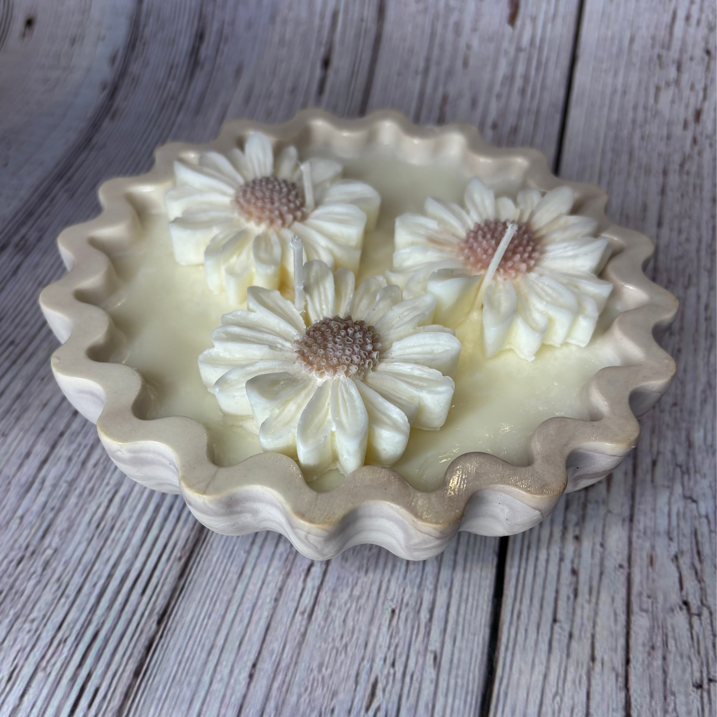 Daisy Candle Set in Marble Bowl