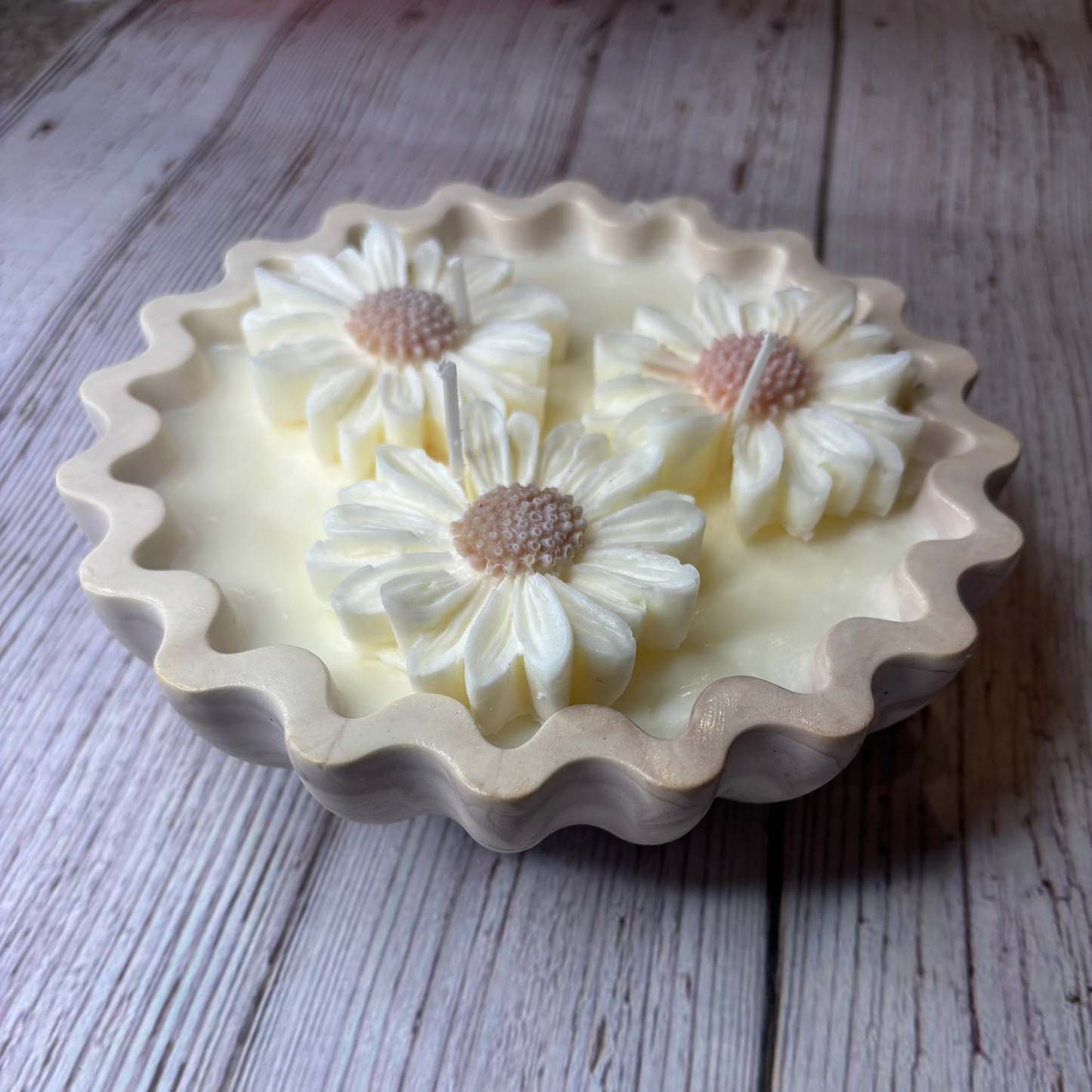 Daisy Candle Set in Marble Bowl